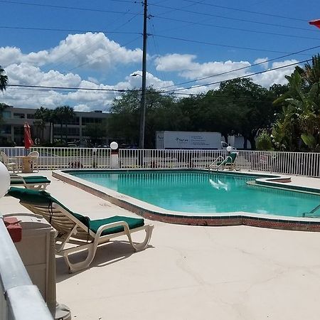 Clearwater Inn Safety Harbor Εξωτερικό φωτογραφία